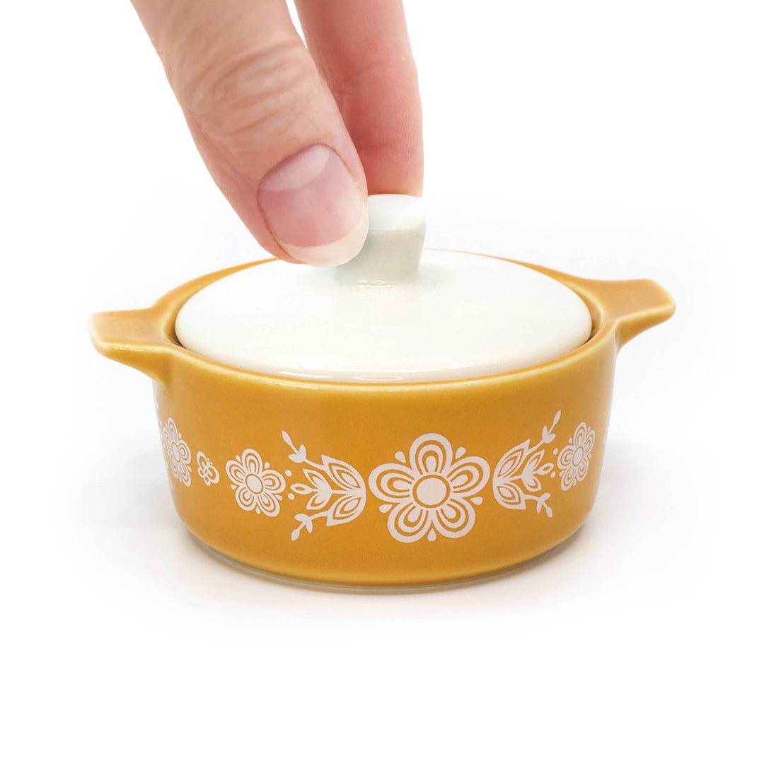 Twinkltoast - Pyrex-Inspired Butterfly Gold Casserole Ceramic Trinket Box