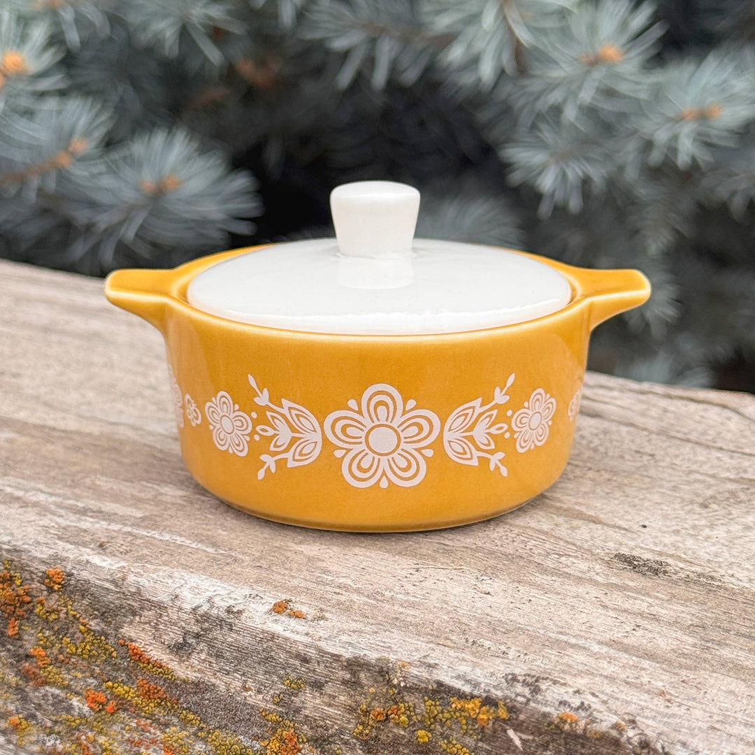 Twinkltoast - Pyrex-Inspired Butterfly Gold Casserole Ceramic Trinket Box