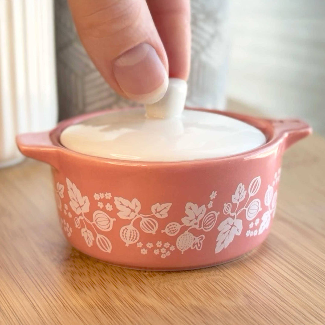 Twinkltoast - Pyrex-Inspired Gooseberry Casserole Ceramic Trinket Box