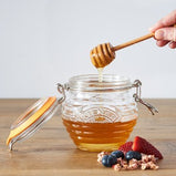 Kilner Honey Cliptop Jar W Beechwood Dipper 350ml in use example