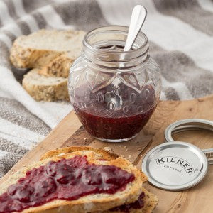 Kilner Strawberry Jam Jar 400ml example usage (containing jam)
